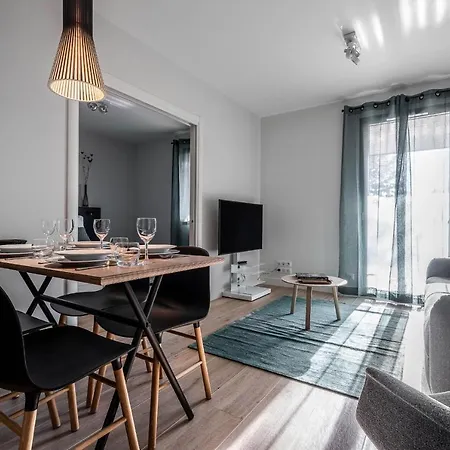 Apartmanhotel La Grange Des Peres 4*