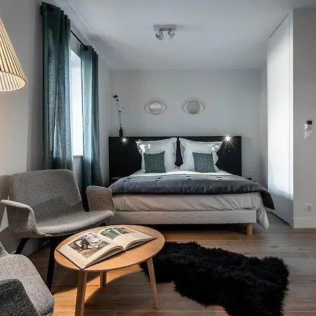 Апарт-отель La Grange Des Peres 4*