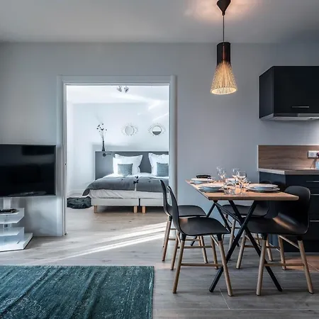 Apartmanhotel La Grange Des Peres 4*